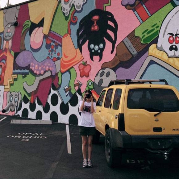 Meet your Posher, Lê - Picture 1 of 1